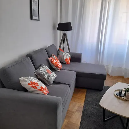 Proche Gare Apartmán *